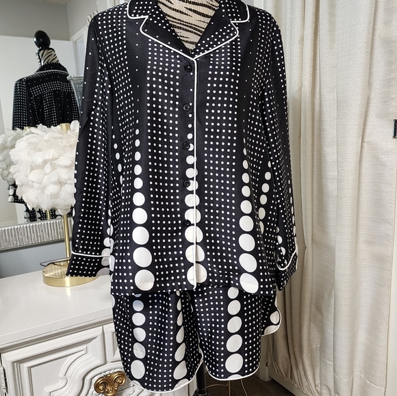 NWT GRACIA loose fit pajama/lounge short set - Picture 10 of 17